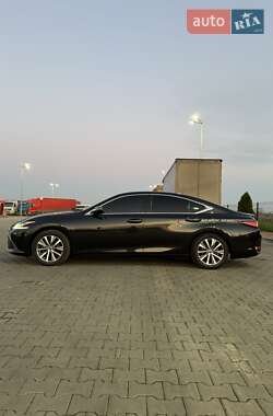 Седан Lexus ES 2018 в Одесі