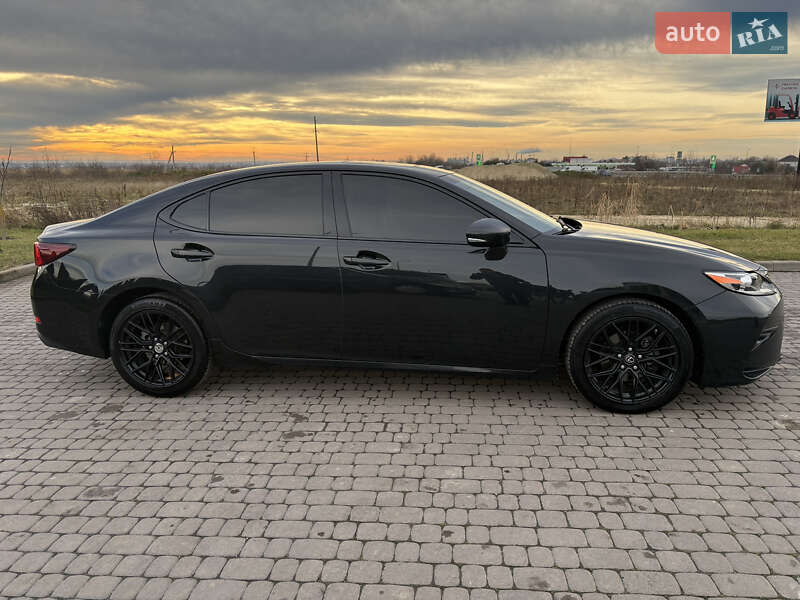 Седан Lexus ES 2017 в Городке