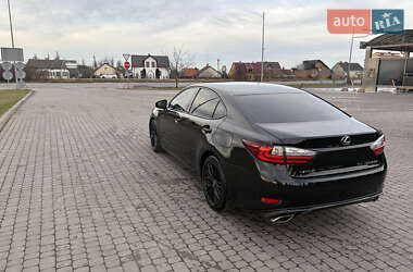 Седан Lexus ES 2017 в Городке