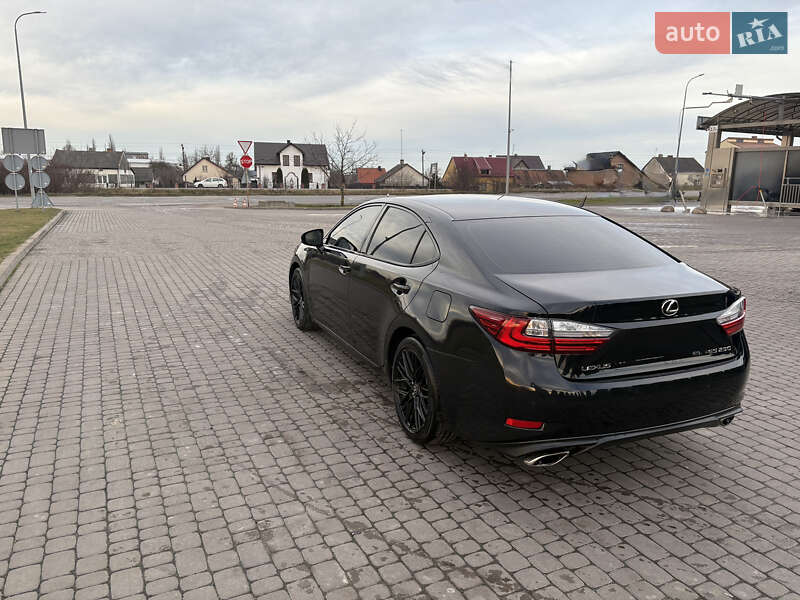 Седан Lexus ES 2017 в Городке