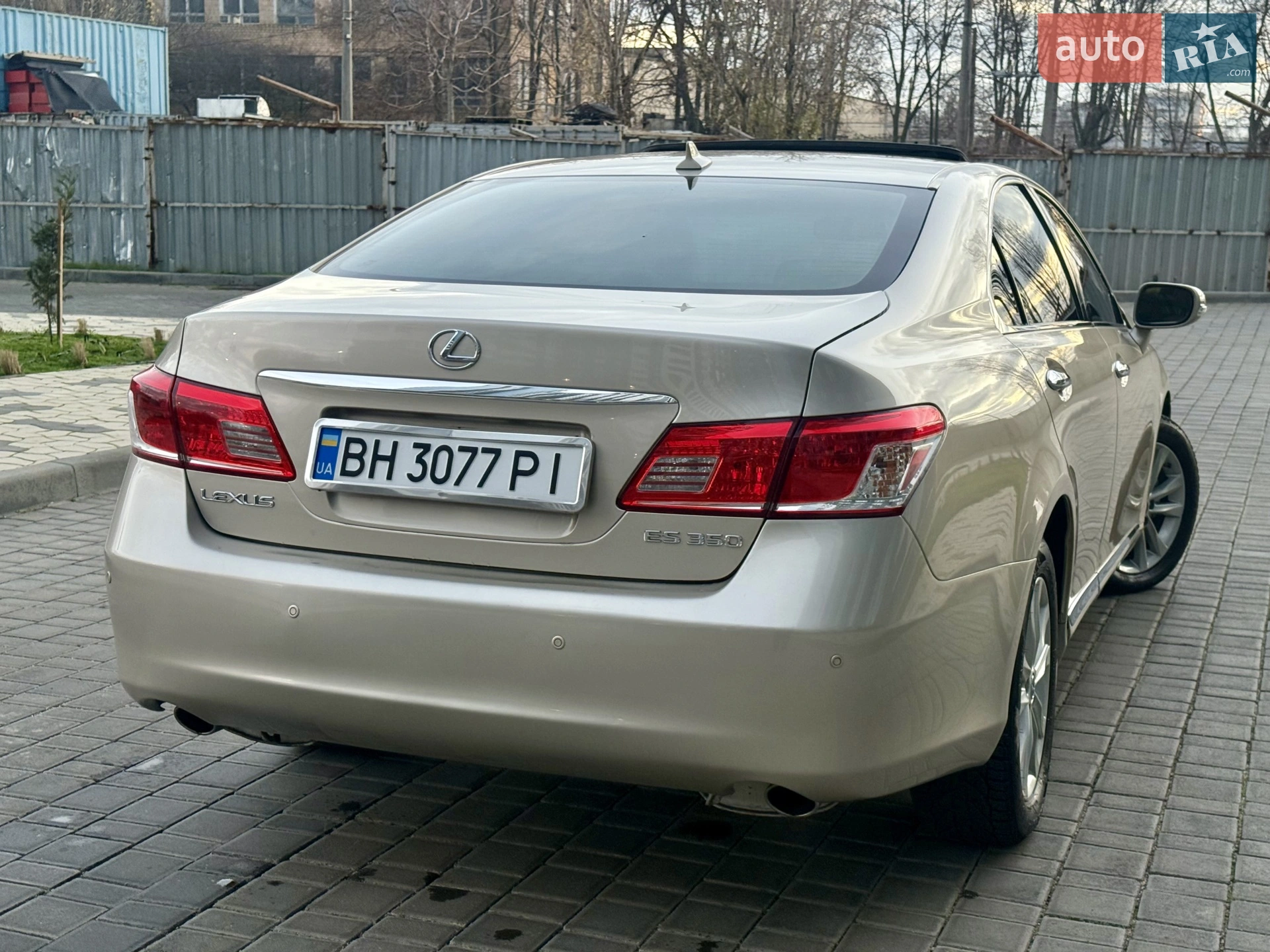 2010 Lexus ES - мініатюра 21