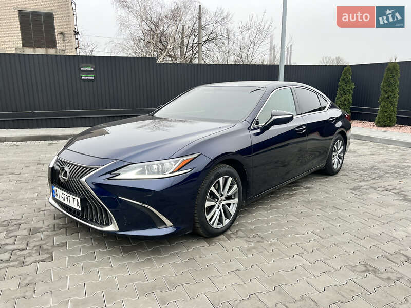 Lexus ES 2019