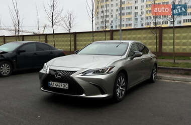 Седан Lexus ES 2019 в Киеве