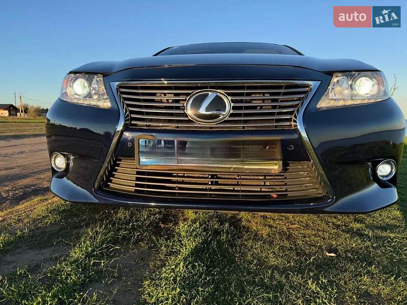 Седан Lexus ES 2015 в Одесі