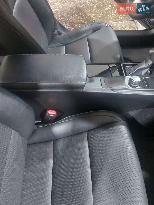 Седан Lexus ES 2016 в Харкові