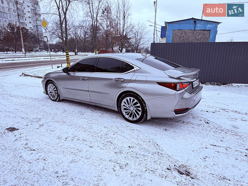 Седан Lexus ES 2018 в Кропивницком