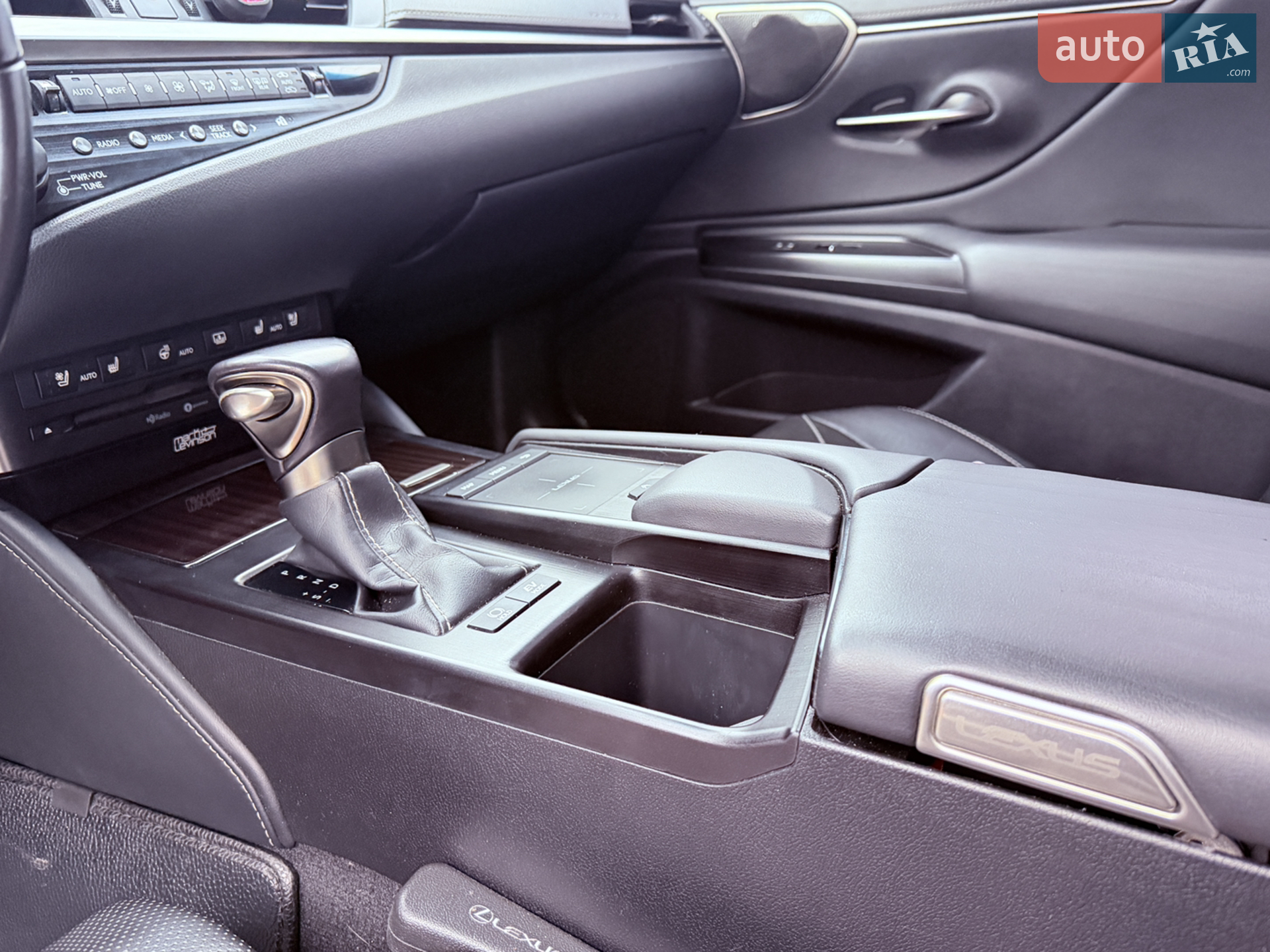 2018 Lexus ES - мініатюра 21