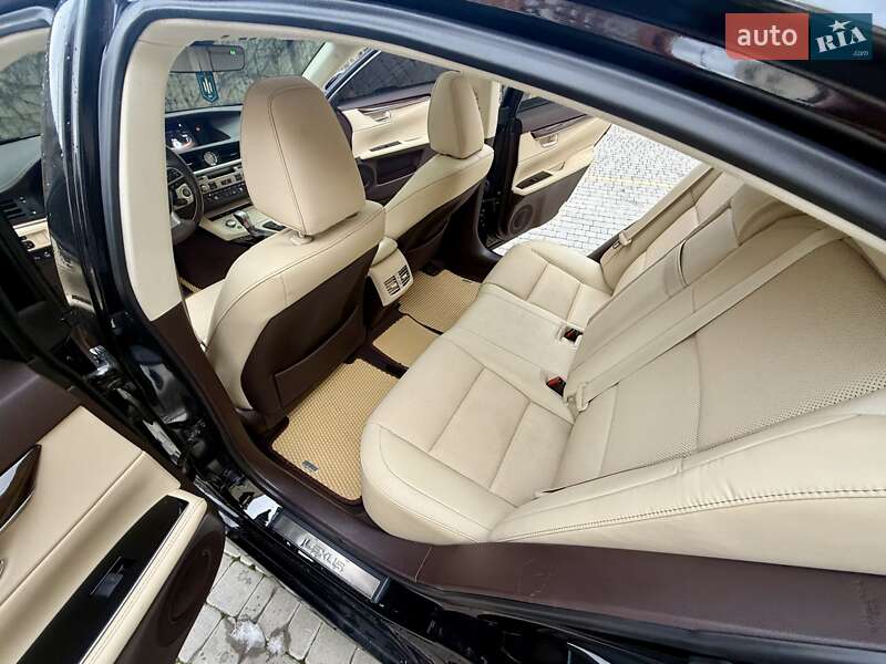 Седан Lexus ES 2018 в Одесі