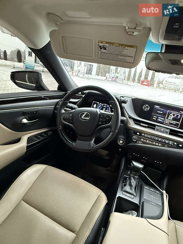 Седан Lexus ES 2020 в Львове