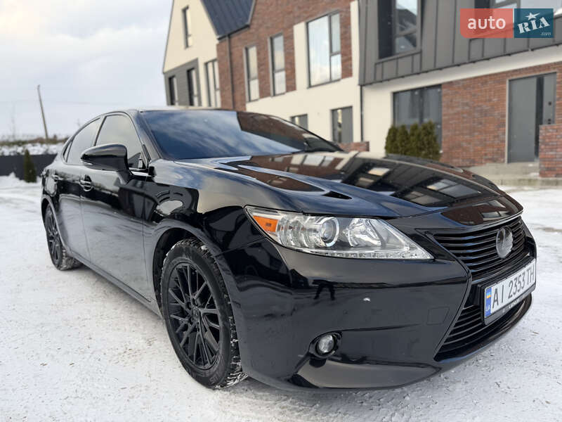 Седан Lexus ES 2014 в Умани