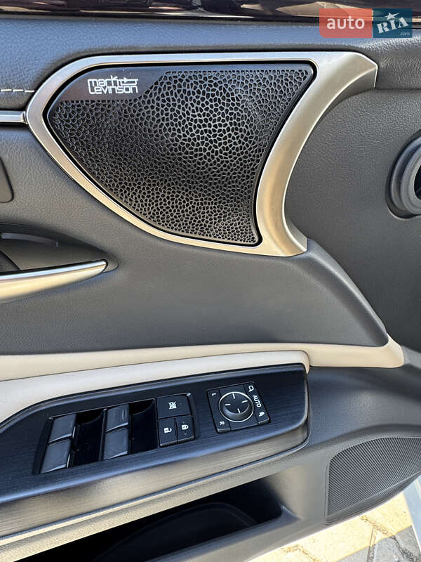 Седан Lexus ES 2020 в Одессе