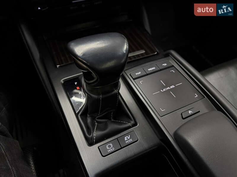 Седан Lexus ES 2018 в Киеве фото 26 Седан Lexus ES 2018 в Киеве
