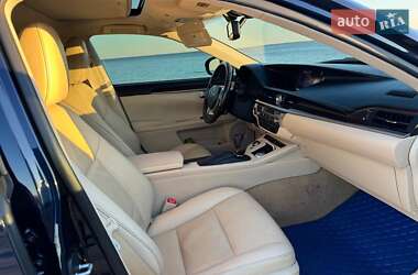 Седан Lexus ES 2015 в Одессе