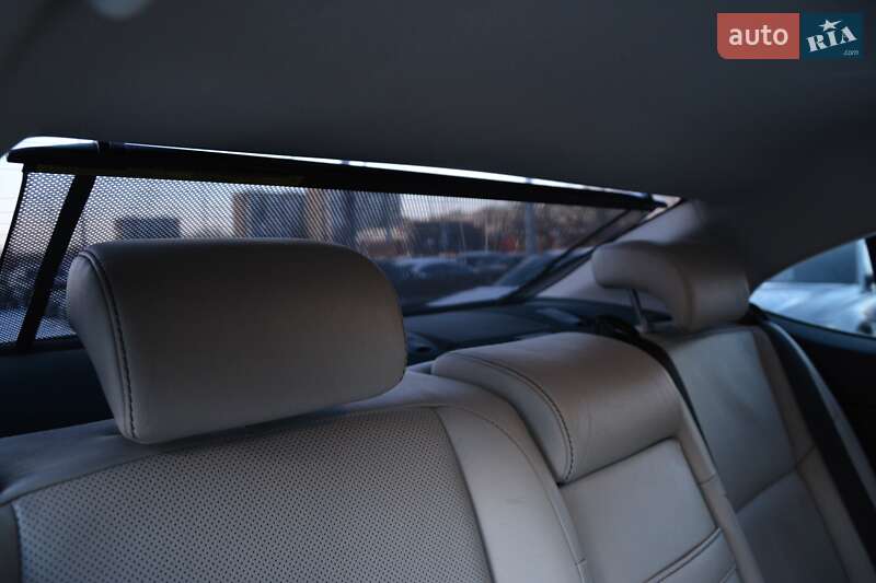 Седан Lexus ES 2013 в Киеве