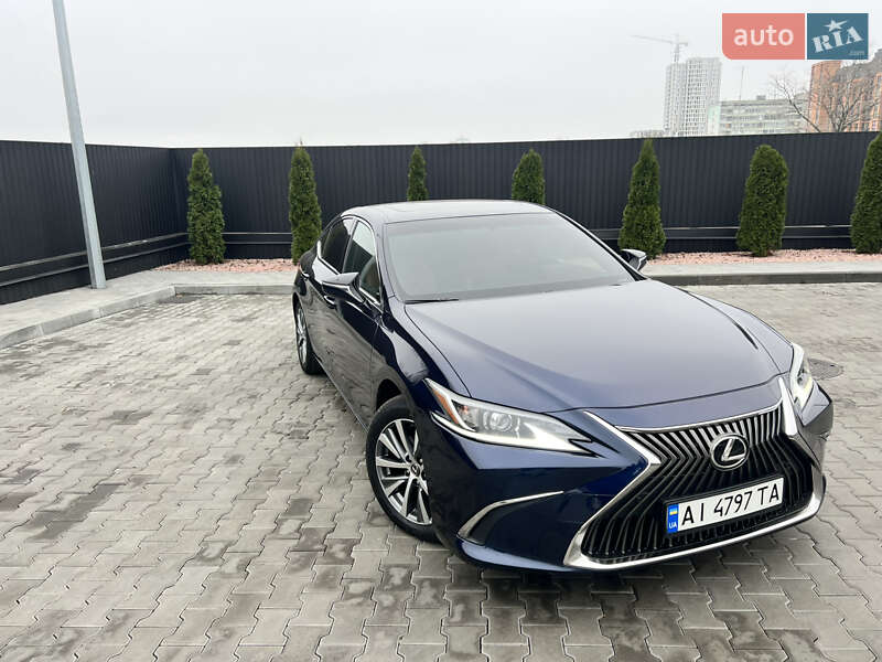 Седан Lexus ES 2019 в Днепре