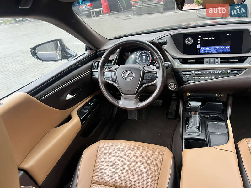 Седан Lexus ES 2019 в Днепре