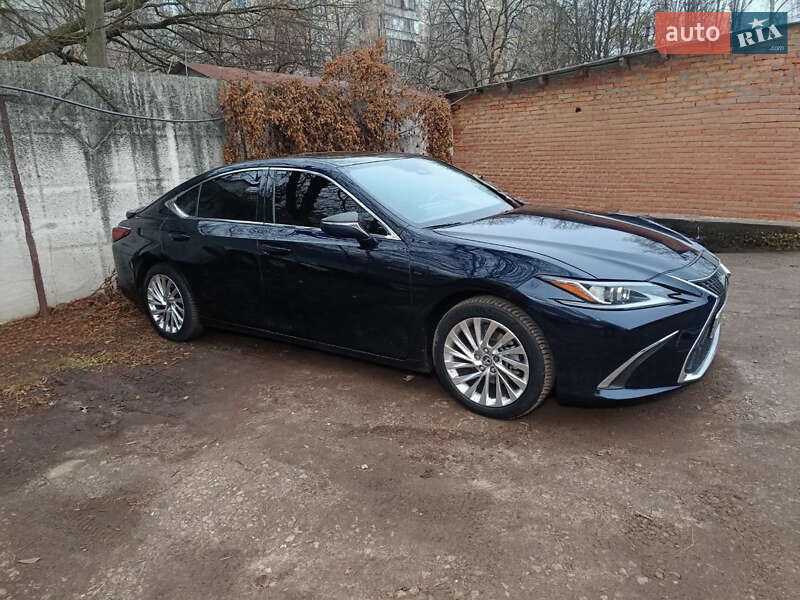 Седан Lexus ES 2023 в Киеве
