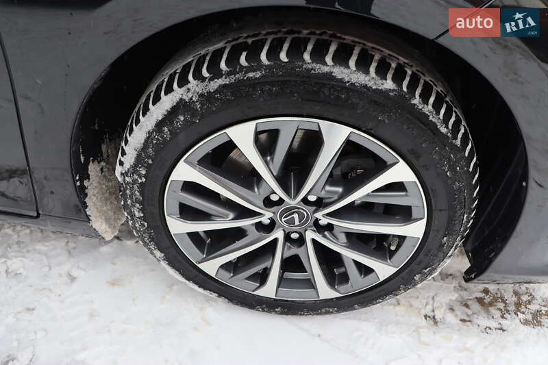 Седан Lexus ES 2022 в Львове