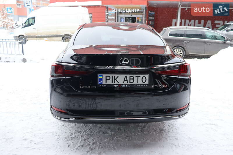 Седан Lexus ES 2022 в Львове