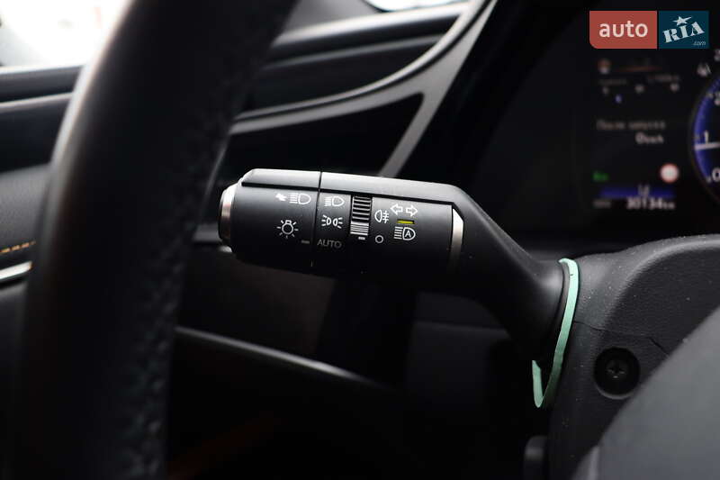 Седан Lexus ES 2022 в Львове