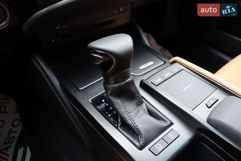 Седан Lexus ES 2022 в Львове