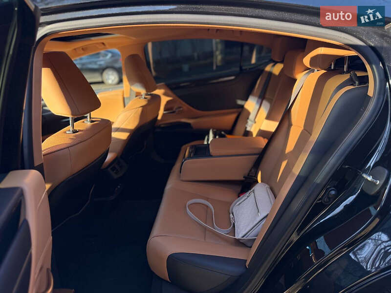 Седан Lexus ES 2023 в Одессе