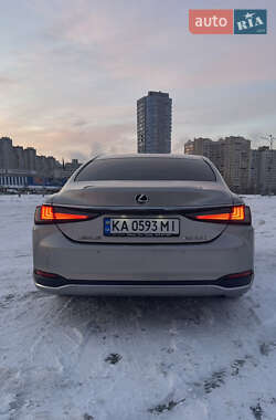 Седан Lexus ES 2019 в Киеве
