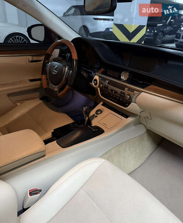 Седан Lexus ES 2014 в Днепре