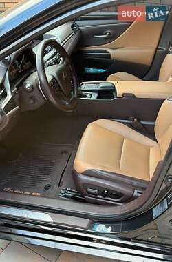 Седан Lexus ES 2020 в Кропивницком