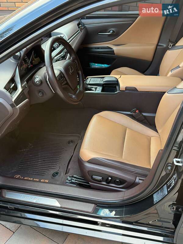 Седан Lexus ES 2020 в Кропивницком