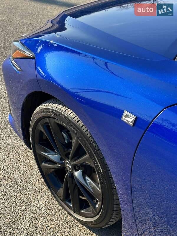 Седан Lexus ES 2022 в Одессе