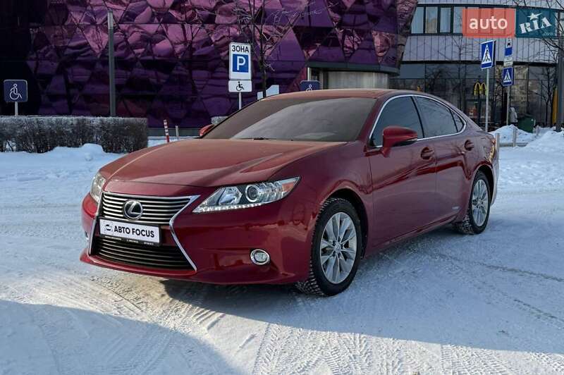 Седан Lexus ES 2014 в Киеве