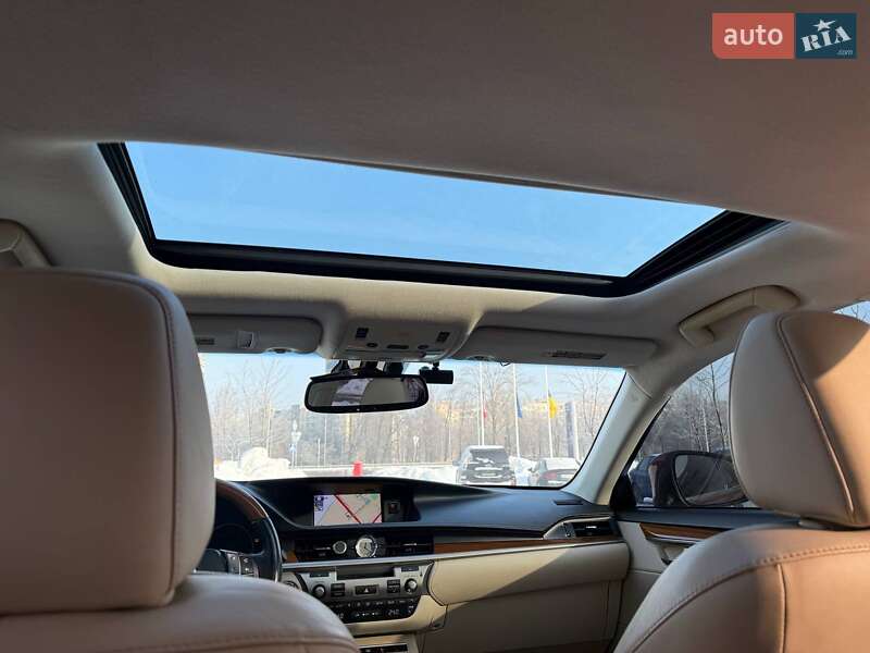 Седан Lexus ES 2014 в Киеве