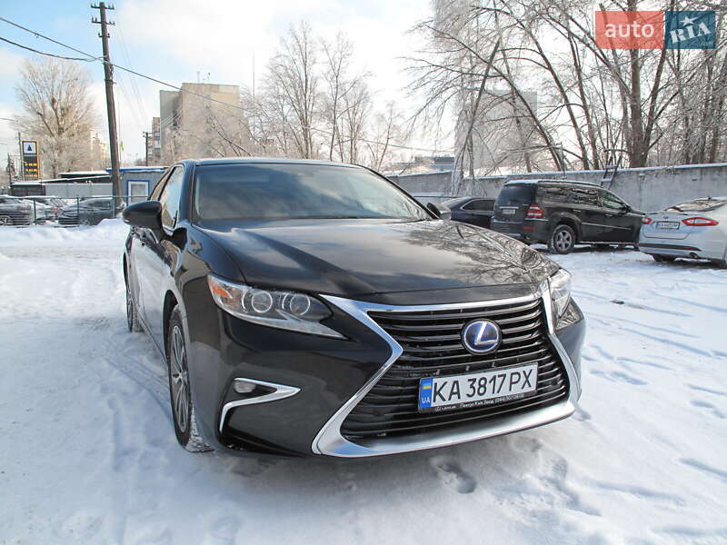 Седан Lexus ES 2016 в Киеве
