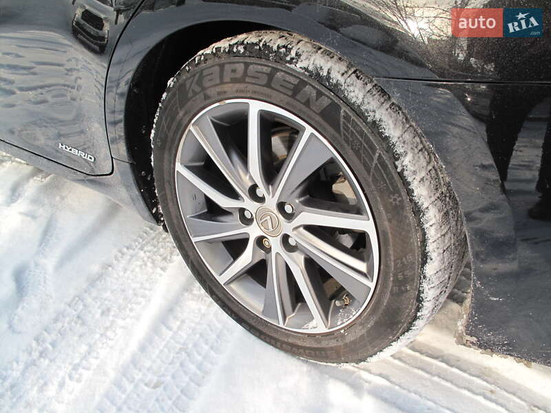 Седан Lexus ES 2016 в Киеве