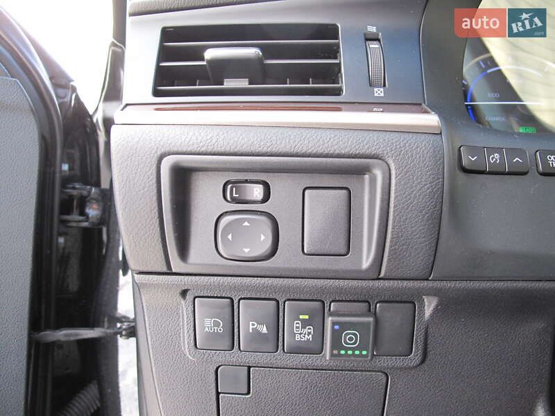 Седан Lexus ES 2016 в Киеве