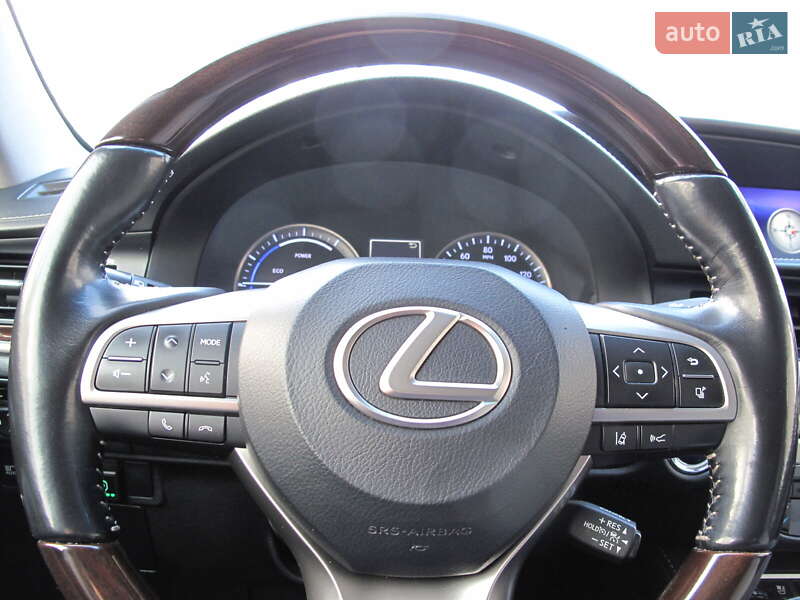 Седан Lexus ES 2016 в Киеве