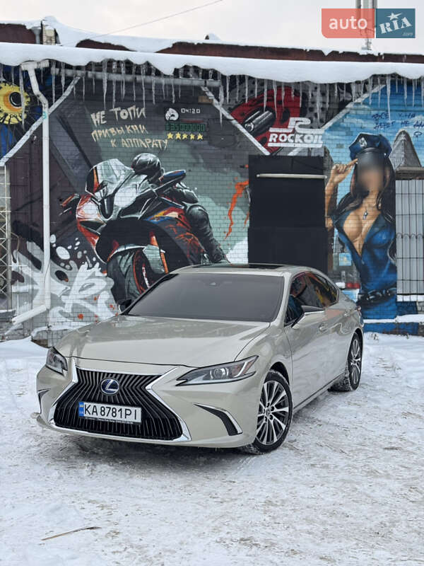 Седан Lexus ES 2020 в Киеве