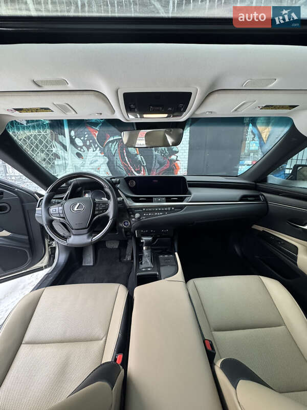 Седан Lexus ES 2020 в Киеве
