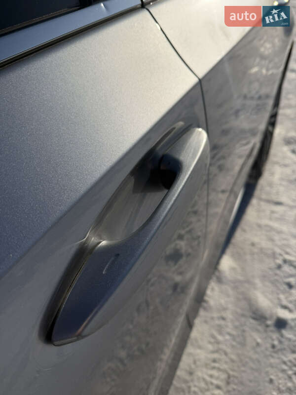 Седан Lexus ES 2024 в Львове