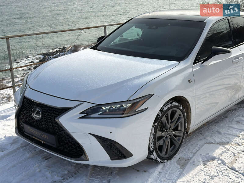 Седан Lexus ES 2020 в Одесі