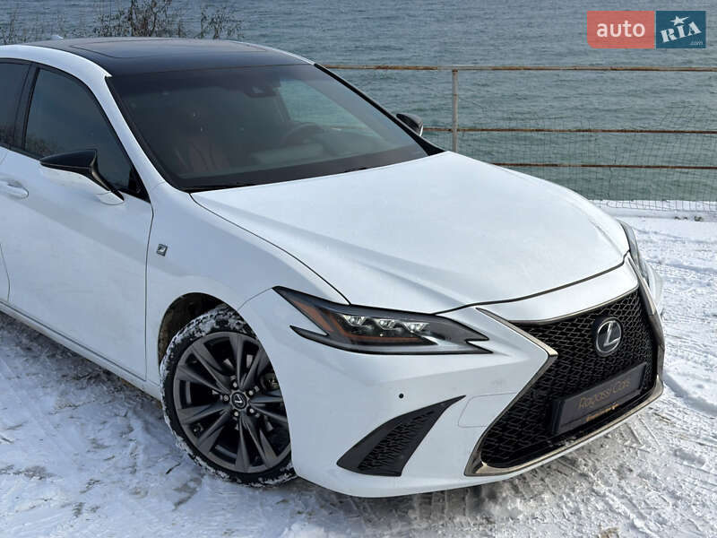 Седан Lexus ES 2020 в Одесі