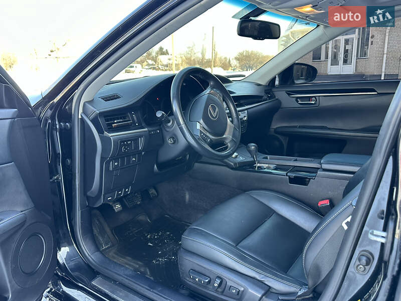 Седан Lexus ES 2013 в Харькове