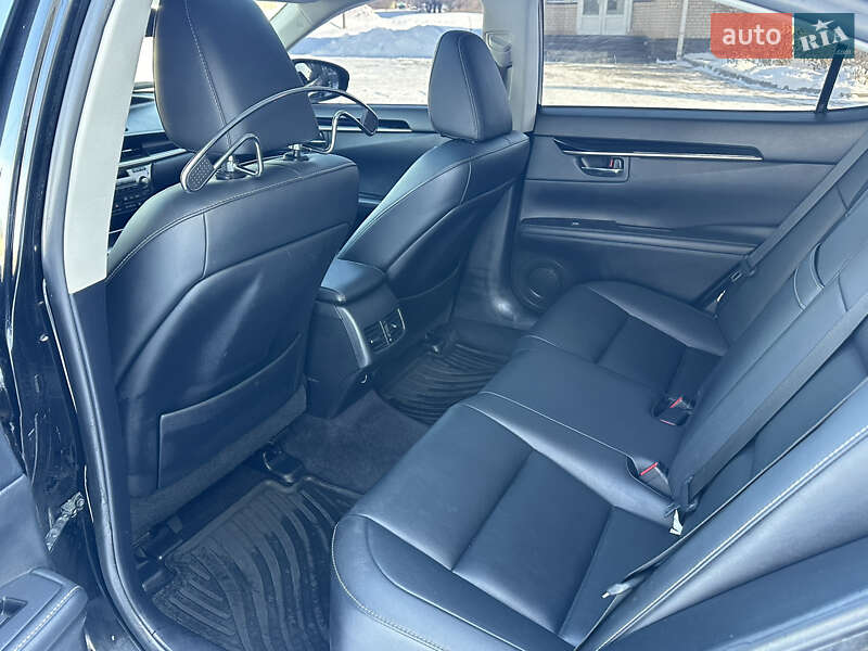 Седан Lexus ES 2013 в Харькове