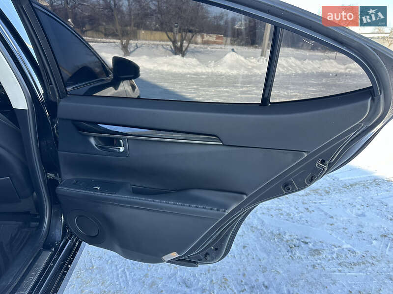 Седан Lexus ES 2013 в Харькове