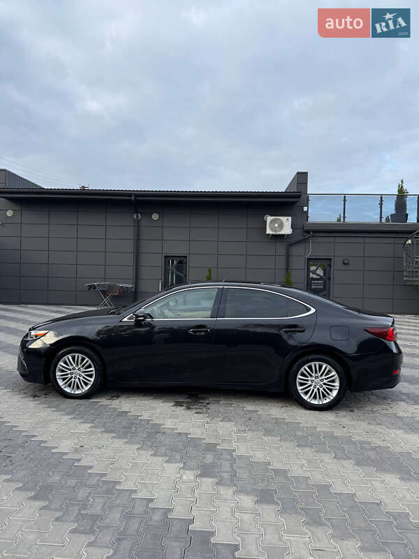 Седан Lexus ES 2017 в Рокитному