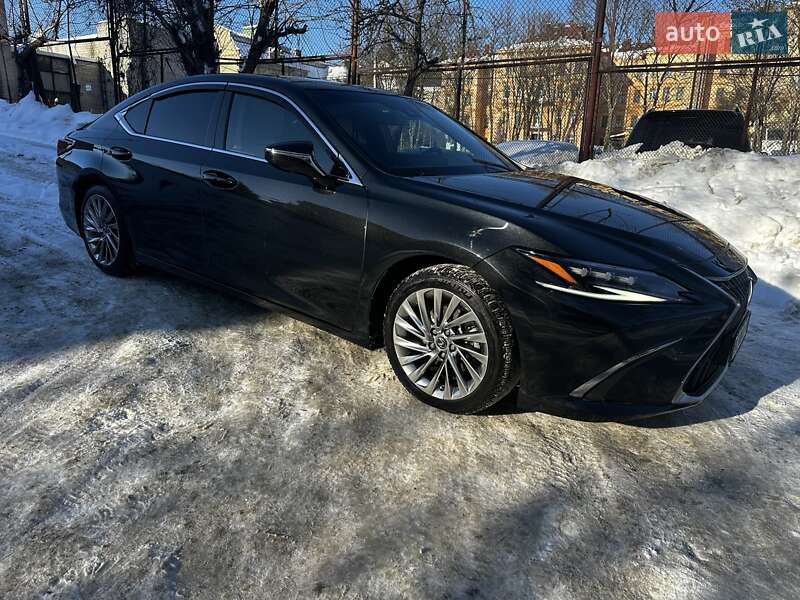 Седан Lexus ES 2022 в Львові