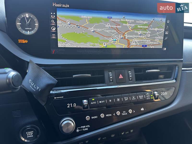 Седан Lexus ES 2022 в Львові