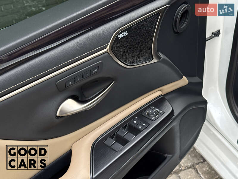 Седан Lexus ES 2020 в Одессе