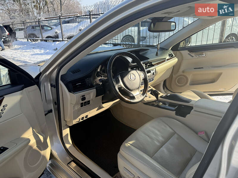 Седан Lexus ES 2014 в Киеве фото 9 Седан Lexus ES 2014 в Киеве